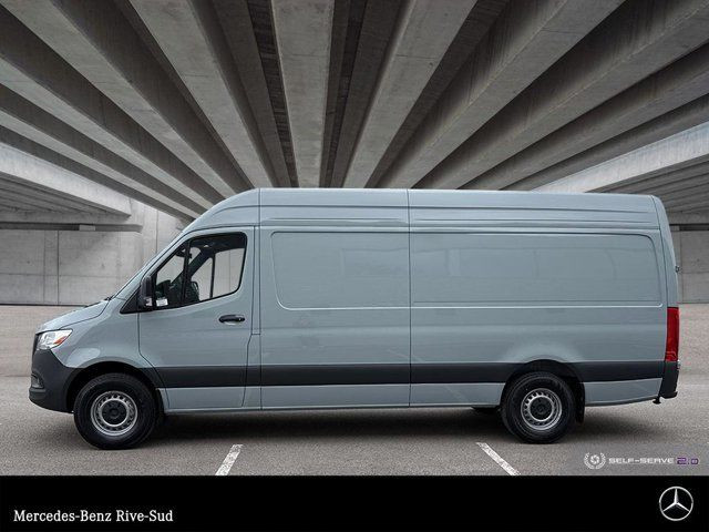 2025 Mercedes-Benz Sprinter 2500 170 Wheelbase High Roof RWD in Cars & Trucks in Longueuil / South Shore - Image 2