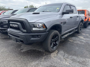 2022 RAM 1500 Classic WARLCOK**CREW**HEMI**4X4**8.4 SCREEN**CARPLAY**SPORT HOOD