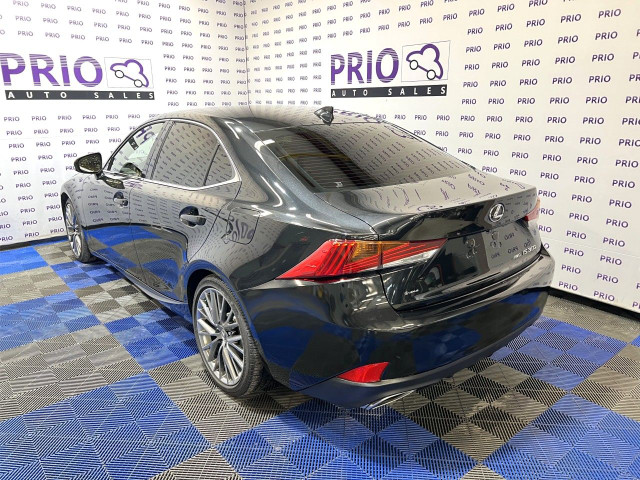 2020 Lexus IS in Cars & Trucks in Ottawa - Image 3