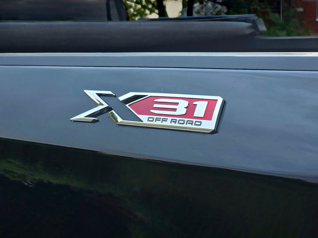 2021 GMC Sierra 1500 4WD w/X32 Off Road Pkg | One Owner! in Cars & Trucks in City of Toronto - Image 4