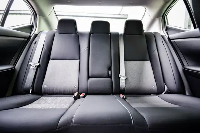 2022 Nissan Sentra SV • REMOTE START • SUNROOF • HEATED SEATS dans Autos et camions dans Kingston - Image 32