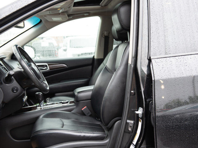 2015 Nissan Pathfinder Platinum 4x4, Rear DVD, Sunroof in Cars & Trucks in Calgary - Image 2