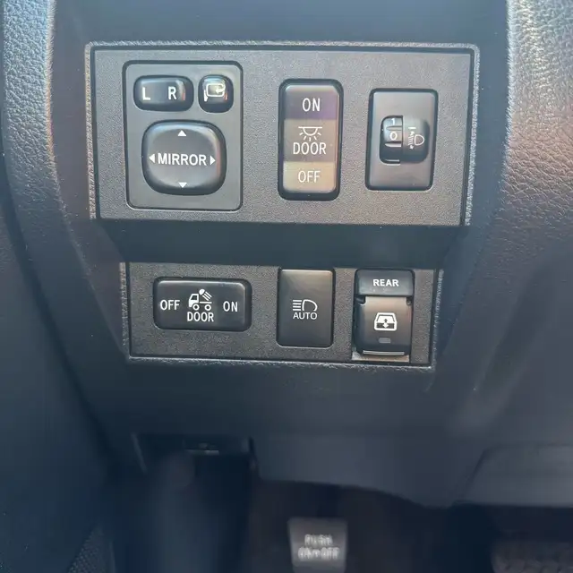 2018 Toyota Tundra Platinum 1794 Edition, Crewmax, 5.7L V8, Prem in Cars & Trucks in Cranbrook - Image 20