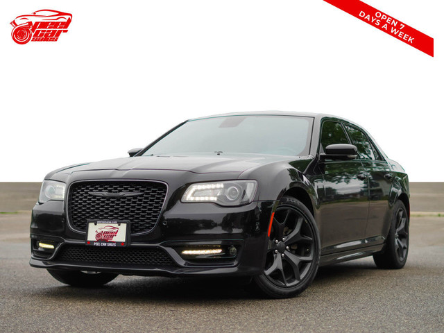 2022 Chrysler 300 S V6, Panoramic Roof, Apple Carplay, Alloys. in Cars & Trucks in Mississauga / Peel Region