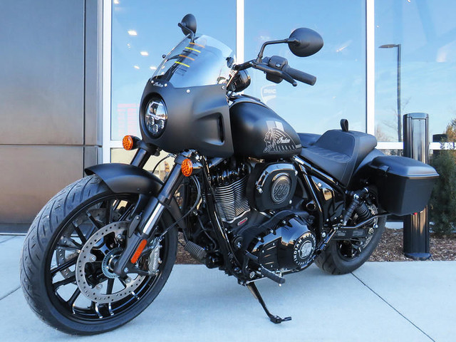 2025 Indian Motorcycle Sport Chief RT Black Smoke in Street, Cruisers & Choppers in Cambridge - Image 2