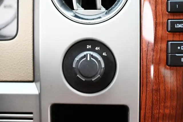 2010 Ford F-150 LARIAT + SUPERCREW + 4 X 4 + 81312 KM LARIAT SUP in Cars & Trucks in Longueuil / South Shore - Image 20