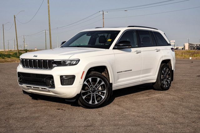 2023 Jeep Grand Cherokee OVERLAND 4X4 LEATHER SUNROOF in Cars & Trucks in Strathcona County