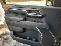 Engine: 6.6L TURBO 8cyl. L/100Km City: 0.0 L/100Km Hwy: 0.0 Safety Equipment Airbags, Dual-stage fro... (image 8)