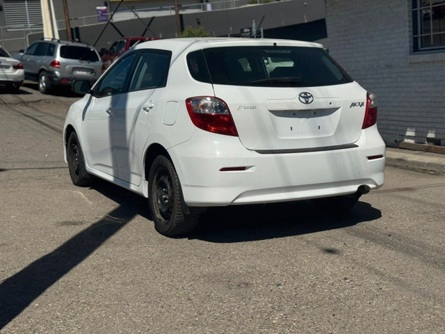 2012 Toyota Matrix 4dr Wgn Man FWD in Cars & Trucks in Calgary - Image 2