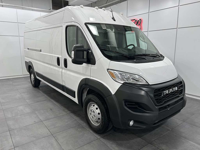 2023 Ram Promaster 2500 - BLUETOOTH - VOLANT GAINE DE CUIR in Cars & Trucks in Québec City