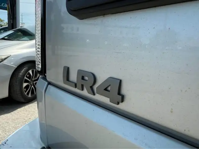2011 Land Rover LR4 FULLY LOADED WITH NAVIGATION / BACK UP CAMER in Cars & Trucks in Ottawa - Image 8