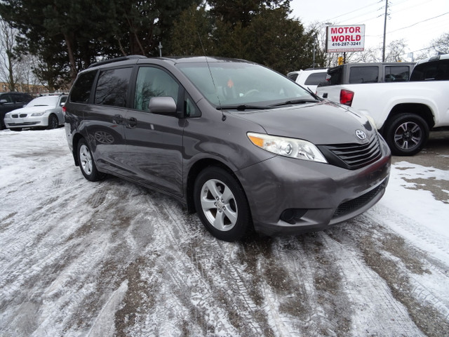 2012 Toyota Sienna CE in Cars & Trucks in City of Toronto - Image 4