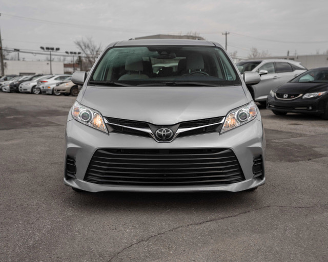 2020 Toyota Sienna LE UN PROPRIÉTAIRE/JAMAIS ACCIDENTÉ/8 PASSAGE in Cars & Trucks in City of Montréal - Image 2