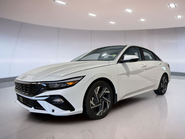 2025 Hyundai Elantra Luxury in Cars & Trucks in Moose Jaw
