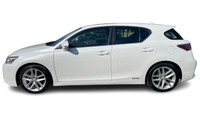 La Lexus CT 200h 2014 est une berline compacte hybride haut de gamme, idéale pour les conducteurs so... (image 7)