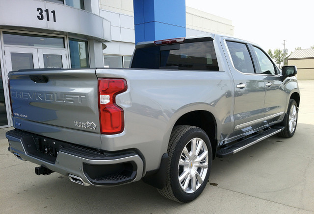 2025 Chevrolet Silverado 1500 High Country 4WD in Cars & Trucks in Regina - Image 2
