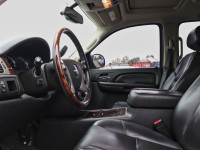 2009 GMC Yukon XL Denali AWD This vehicle is being sold "as is," unfit, not e-tested and is not repr... (image 7)