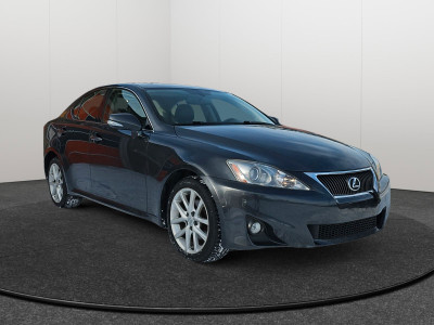 2011 Lexus IS 250 AWD, LEATHER HEATED SEATS, SUN ROOF!!