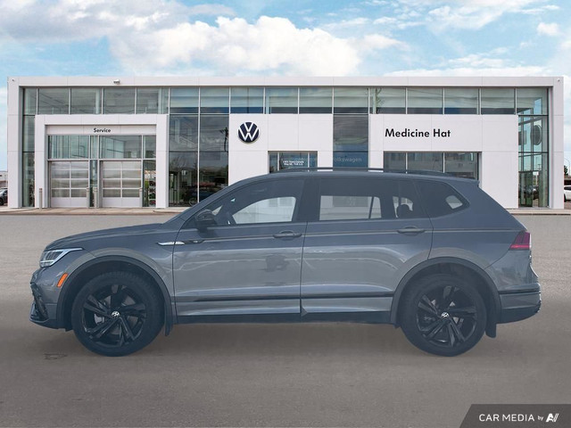 2024 Volkswagen Tiguan Comfortline R-Line Black Edition 2024 Tig in Cars & Trucks in Medicine Hat - Image 3