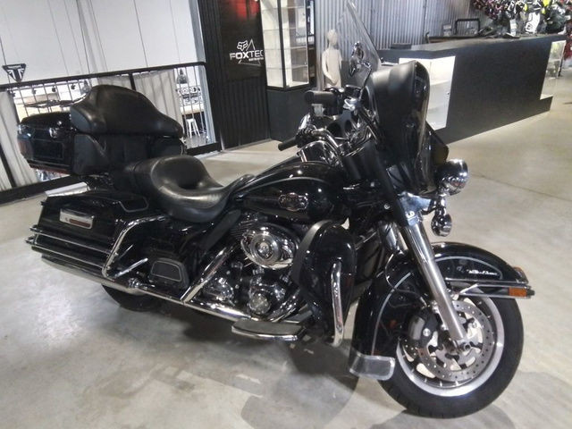 2008 Harley-Davidson Touring ULTRA CLASSIC (FLHTCU) in Street, Cruisers & Choppers in City of Halifax - Image 2