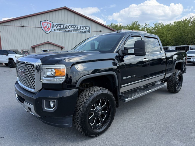 2015 GMC Sierra 3500HD 4WD Crew Cab 153.7 Denali in Cars & Trucks in Belleville