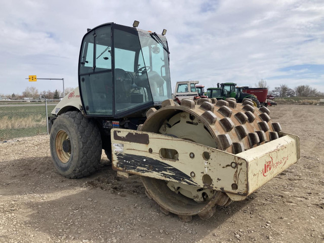 2006 Ingersoll Rand Vibratory Padfoot Compactor SD-122D TF in Heavy Equipment in Regina - Image 2