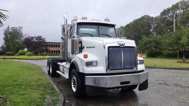 2019 Western Star 4900 SB Cummins X15 Eaton 18 Speed in Heavy Trucks in Delta/Surrey/Langley - Image 3