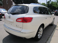 7 PASSENGERS. FINISHED IN PEARL WHITE WITH BROWN LEATHER INTERIOR. PANORAMIC MOON ROOF, CAPTAIN CHAI... (image 4)