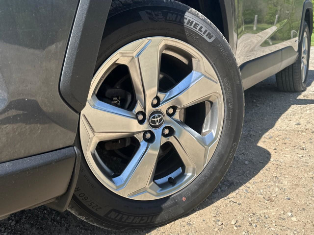 2019 Toyota RAV4 Hybrid Limited Hybrid|| Limited|| All Wheel... in Cars & Trucks in Mississauga / Peel Region - Image 2