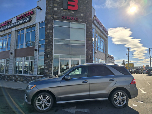 2013 Mercedes-Benz M-Class ML 350 BlueTEC 4dr All-wheel Drive in Cars & Trucks in Calgary - Image 2