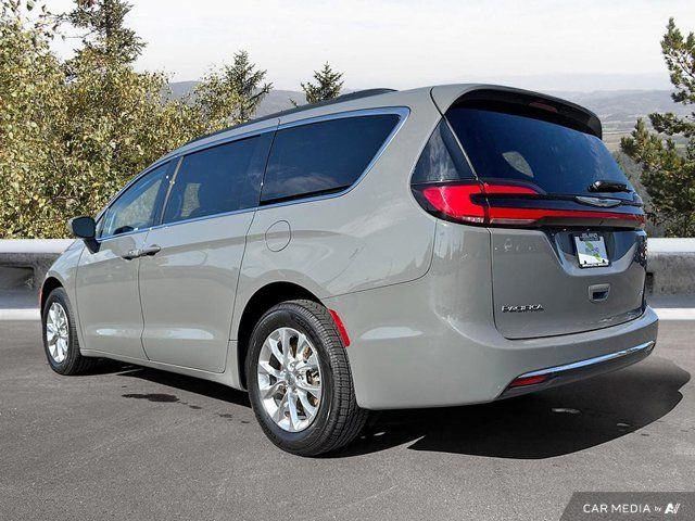 2022 Chrysler Pacifica Touring L | 7 Passenger | Power Doors in Cars & Trucks in Cowichan Valley / Duncan - Image 3