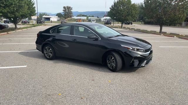 2023 Kia Forte EX Blind Spot Detection System,  Forward Colli... in Cars & Trucks in Penticton - Image 2