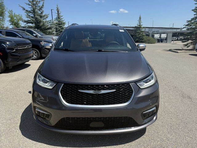 2023 CHRYSLER PACIFICA PINNACLE- SUNROOF HEATED SEATS in Cars & Trucks in Calgary - Image 3