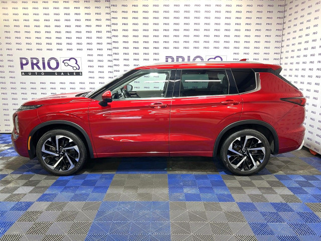 2022 Mitsubishi Outlander in Cars & Trucks in Ottawa - Image 2