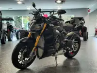 2023 Ducati STREETFIGHTER V4 S STAND OUT ON THE STREET FIGHTER