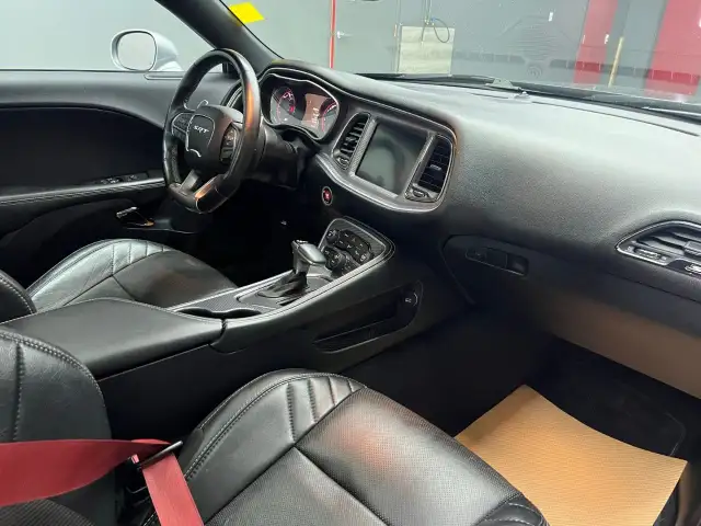 2016 Dodge Challenger in Cars & Trucks in Edmonton - Image 35