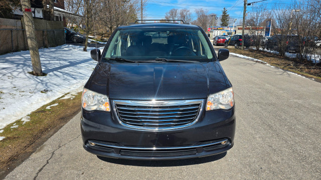 2014 Chrysler Town & Country Touring Reverse Camera , Remote Sta in Cars & Trucks in City of Toronto - Image 3