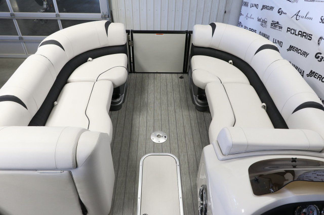 2022 AVALON CATALINA PLATINUM ENTERTAINER FUNSHIP 2585 ENT FS +  in Powerboats & Motorboats in Ottawa - Image 4