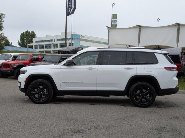 2025 Jeep Grand Cherokee L Altitude - TrailerTow Package in Cars & Trucks in Calgary - Image 4