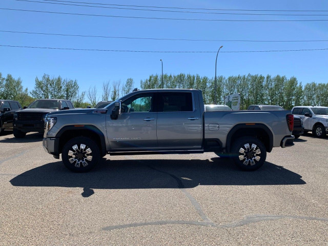 2025 GMC Sierra 3500HD in Cars & Trucks in Calgary - Image 4