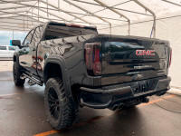 À voir! / Come see it! TRÈS BIEN ÉQUIPÉ / VERY WELL EQUIPPED. Version Denali Crew 4x4 avec Moteur V8... (image 5)