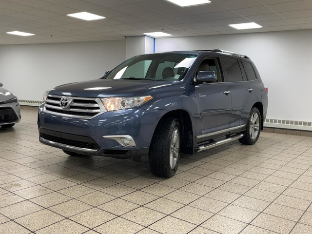 2012 Toyota Highlander LIMITED in Cars & Trucks in Calgary - Image 2
