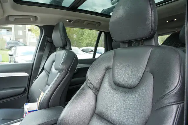 2017 Volvo XC90 T6 Momentum | No Accidents | Thule Ski Carrier in Cars & Trucks in Calgary - Image 21