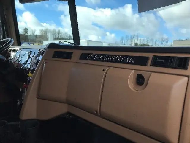 2018 Western Star 5700XE in Heavy Trucks in Delta/Surrey/Langley - Image 16