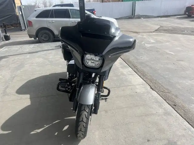 2025 Harley-Davidson FLHXSE - CVO Street Glide in Sport Touring in Winnipeg - Image 12