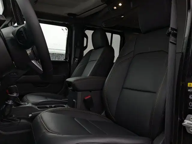 2025 Jeep Wrangler Sahara - McKinley Leather Seats - Technology in Cars & Trucks in Calgary - Image 13
