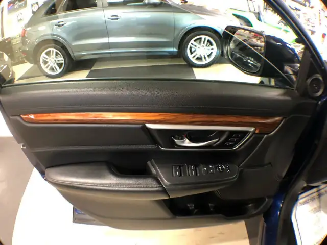2020 Honda CR-V TOURING AWD LEATHER SUNROOF NAVI B/SPOT CAMERA dans Autos et camions dans Ville de Toronto - Image 13