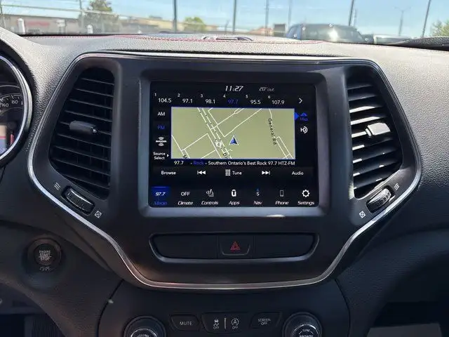 2022 Jeep Cherokee TRAILHAWK**3.2L**V6**4X4**8.4 in Cars & Trucks in Mississauga / Peel Region - Image 18