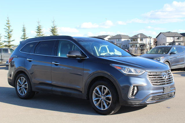 2017 Hyundai Santa Fe XL Luxury in Cars & Trucks in Calgary - Image 4