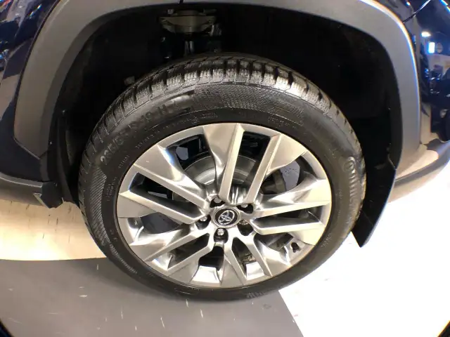 2019 Toyota RAV4 XLE AWD LEATHER SUNROOF L/ASSIST B/SPOT CARPLAY in Cars & Trucks in City of Toronto - Image 34